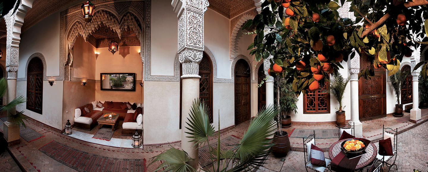 riad traditionnel Koutoubia Bab Mansour el Aleuj Andalusian Gardens Musée  Jemaa el-Fna Ménara Palais de la Bahia 