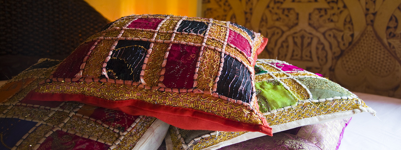 shopping, artisanat traditionnel et revisit femme 